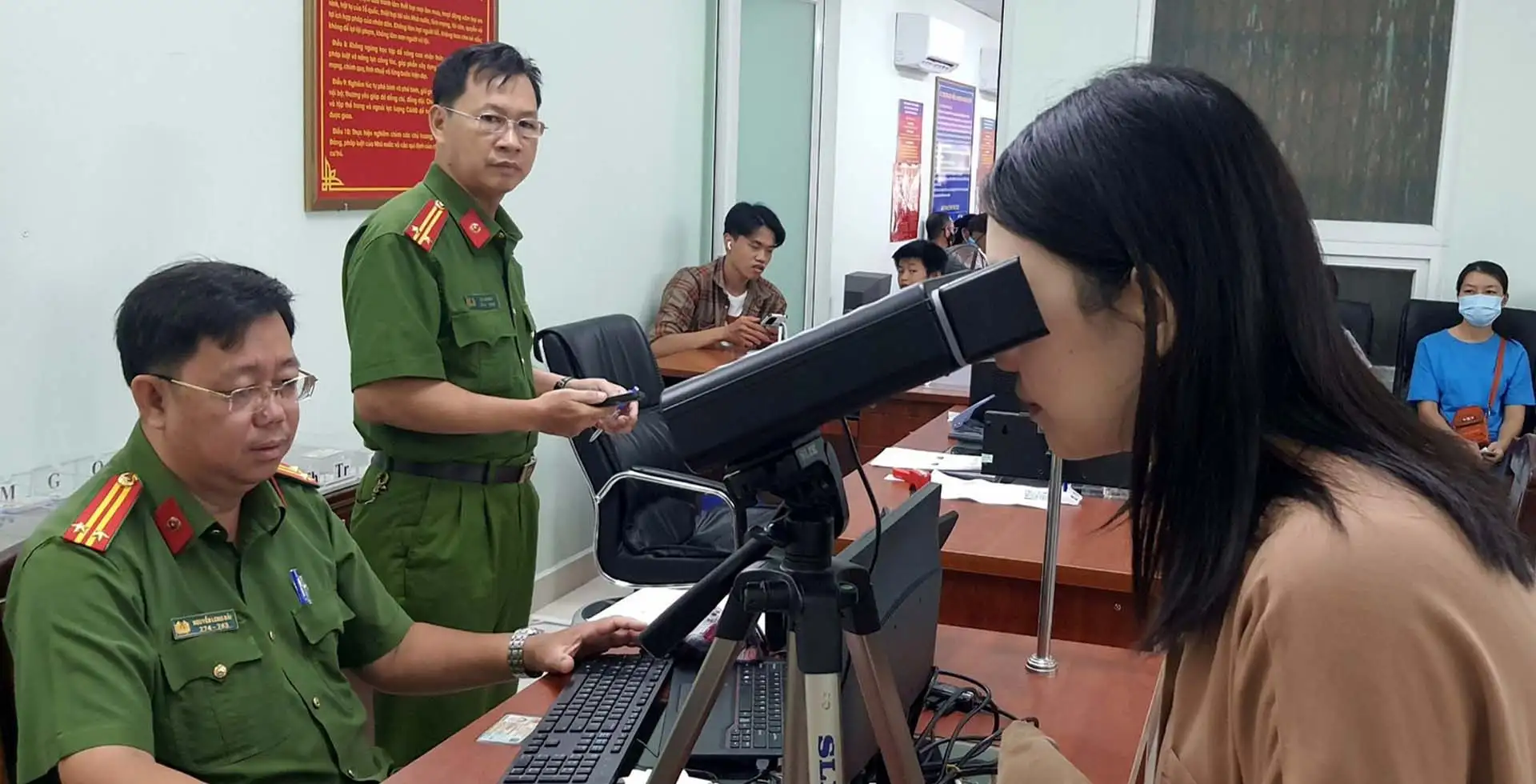 Thiết bị đăng ký mống mắt được ứng dụng cho các dự án CCCD